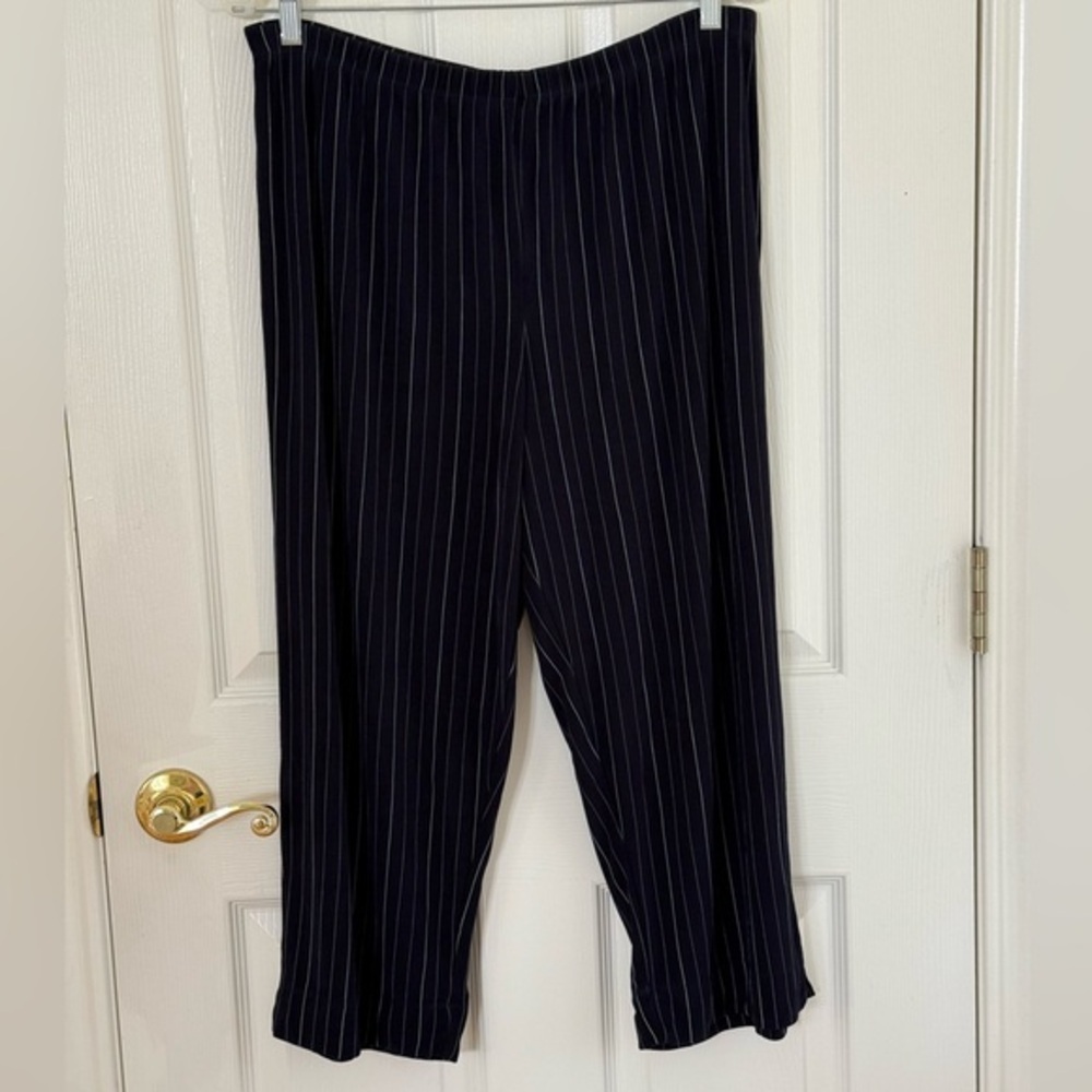 Travelers by Chico’s Navy and Light Blue Striped Capris (size 3 Chico’s size)